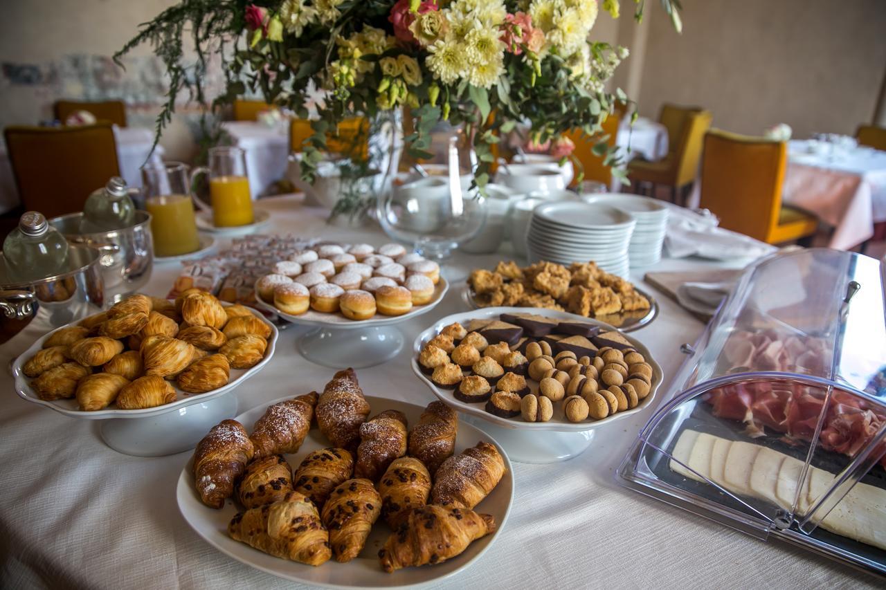Castello Visconteo Hotel Cassano dʼAdda Kültér fotó