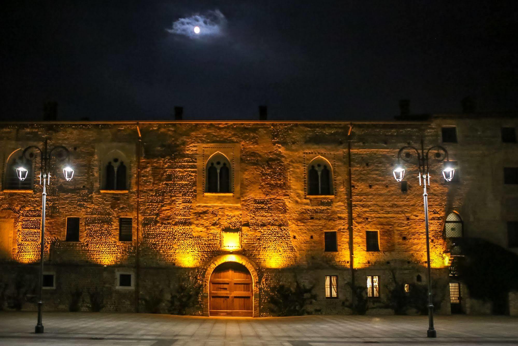 Castello Visconteo Hotel Cassano dʼAdda Kültér fotó